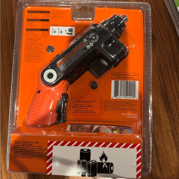 Black and Decker light driver pivot screwdriver NEW in package - Picture 2 of 2
